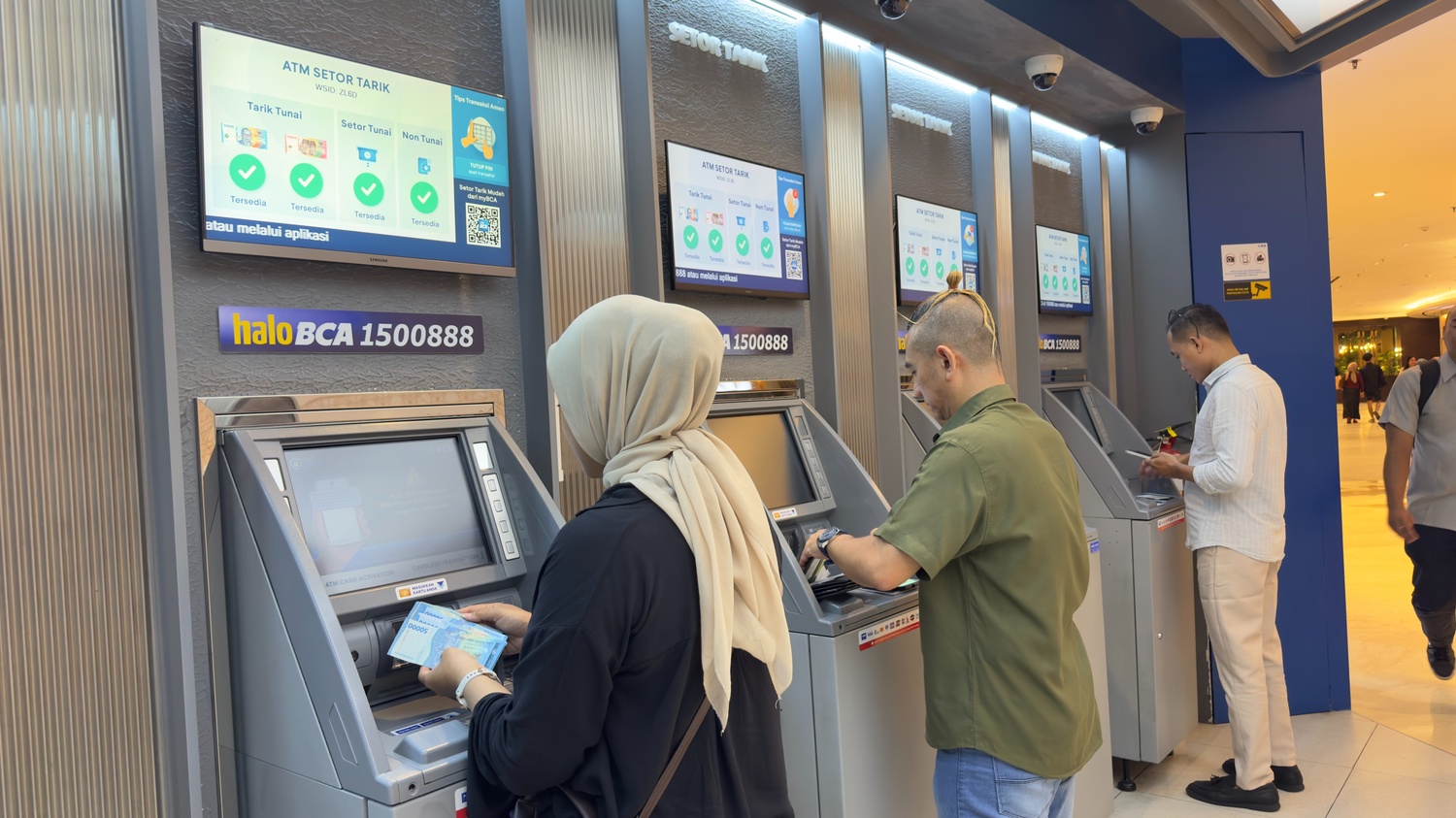 Direksi Serok Harga Turun, Saham BBCA Potensial Terbang ke Rp10 Ribu