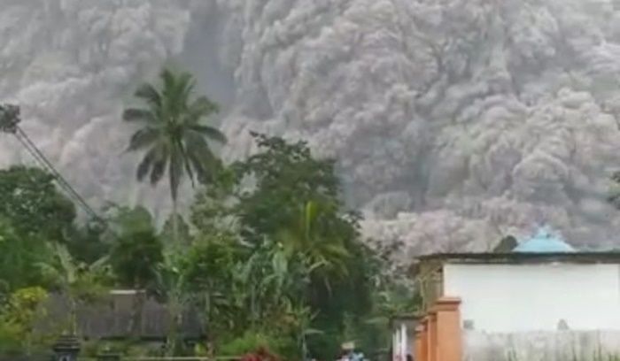 Gunung Semeru Erupsi, Airnav Pastikan tidak Berdampak Signifikan pada Penerbangan