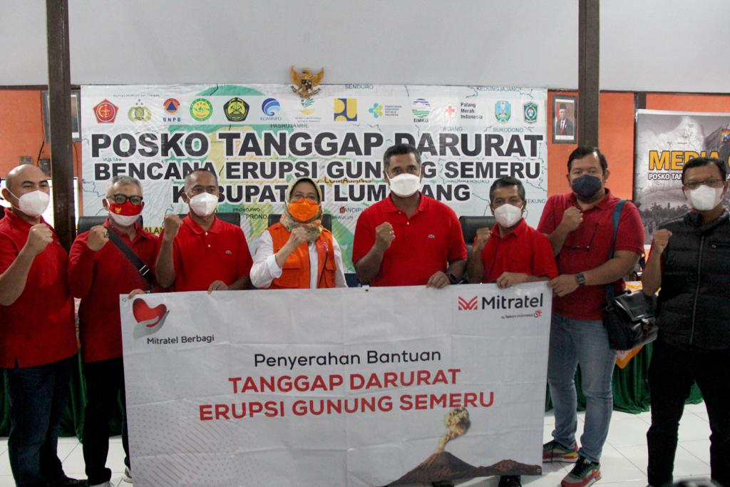 Mitratel (MTEL) Salurkan Bantuan untuk Masyarakat Terdampak Erupsi Gunung Semeru