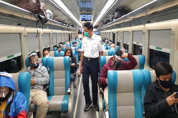 Pengguna Layanan KAI Naik 19 Persen Selama Libur Tahun Baru