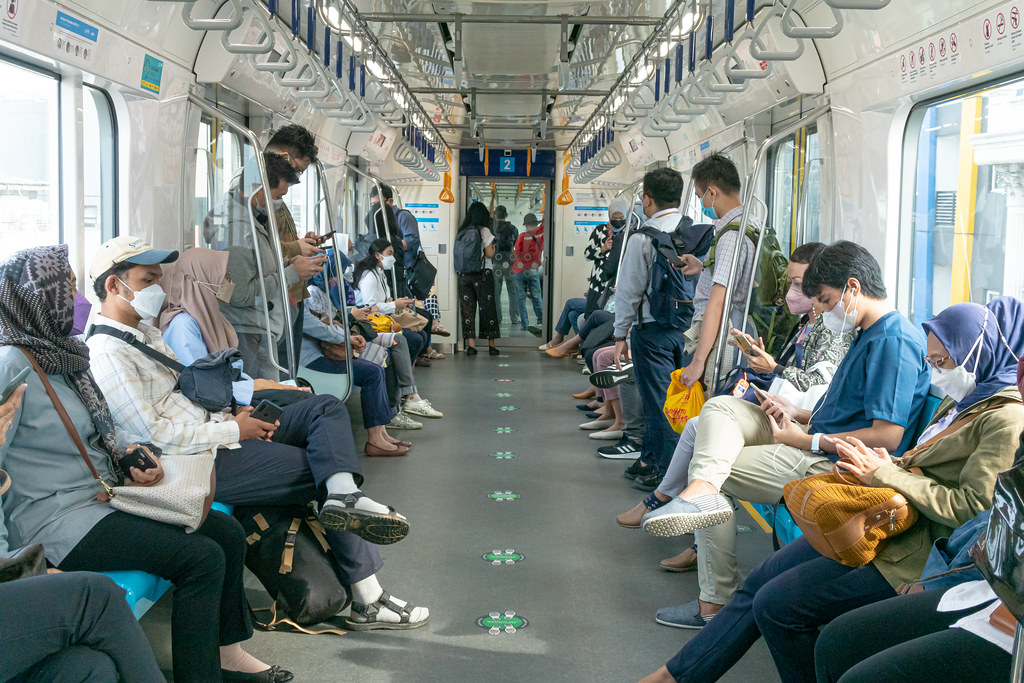 Hari Ini MRT Jakarta Mulai Terapkan 100 Persen Kapasitas Angkut