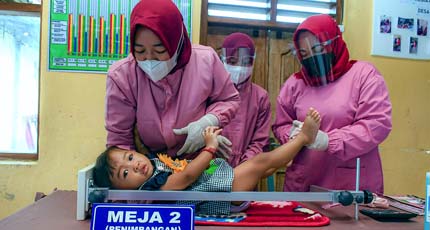 Tingkatkan Layanan Kesehatan Ibu dan Anak, Pemerintah Reaktivasi 300 Ribu Posyandu