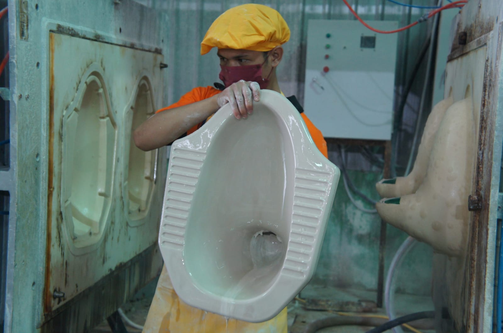 MARK Memacu ESG dengan Menambah Mesin Produksi Sanitari