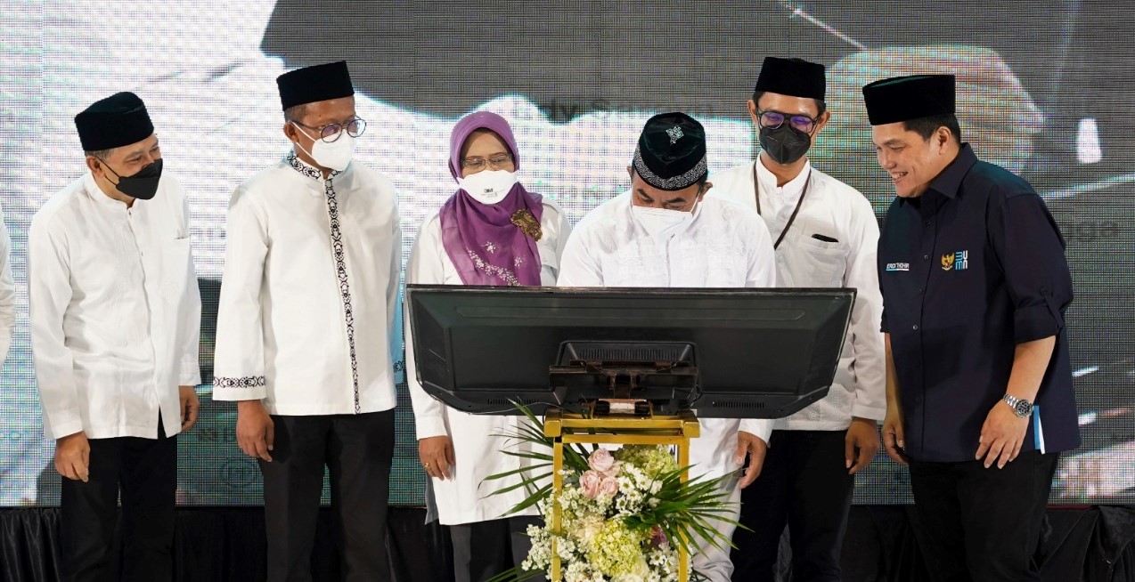 Penandatanganan Memorandum of Agreement (MoA) tentang Pendampingan Implementasi Pendidikan Bisnis Terapan bagi pondok pesantren di Jawa Timur. dok. Ist. SIG Bersama 31 BUMN, Gelar Pelatihan Bisnis Terapan Diikuti 26 Pondok Pesantren di Jatim