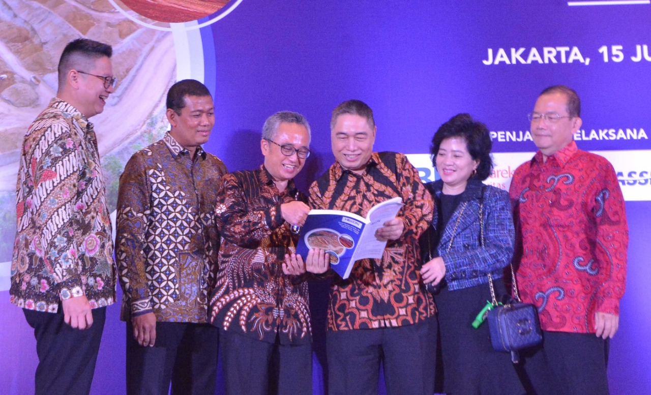 Jumpa pers rencana PT Hillcon Tbk (HILL), Selasa, 14 Juni 2022, menggelar penawaran umum perdana (intial public of fering/IPO) kepada publik sebanyak 2,211,500,000 saham pada 14-18 Juli 2022 di Bursa Efek Indonesia (BEI). Siap Melantai di Bursa Efek Indonesia, Hillcon (HILL) Optimistis Bisnis Tumbuh Optimal