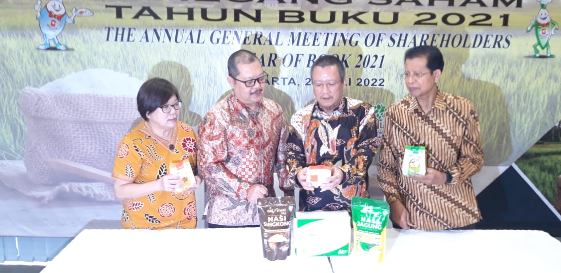 Kiri ke kanan. Muliati - Direktur, Budiman Susilo - Direktur, Sukarto Bujung - Direktur Utama, Jonathan Jochanan - Komisaris Utama (Independen) PT Buyung Poetra Sembada Tbk. dok. ist. Buyung Poetra Sembada (HOKI) Tebar Dividen dan Diskon bagi Pemegang Saham