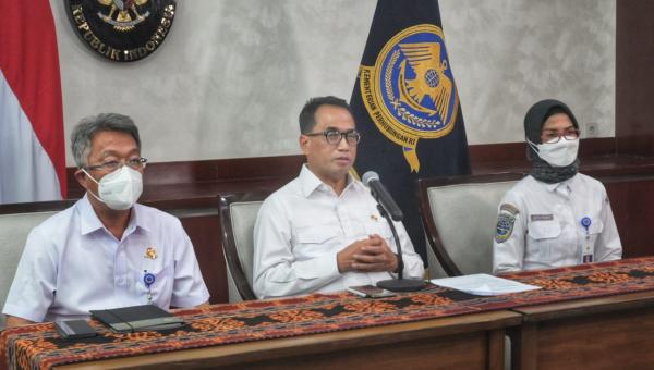 Harga BBM Naik, Kemenhub Siapkan Penyesuaian Tarif Angkutan Umum dan Ojol