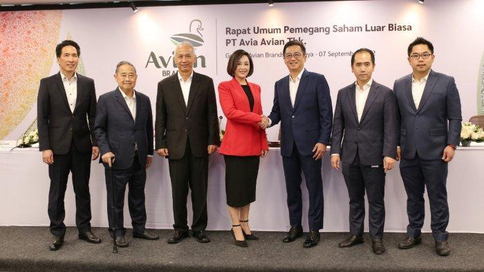 Perempuan Pertama, Angelica Pembeda Formasi Direksi Avia Avian (AVIA)