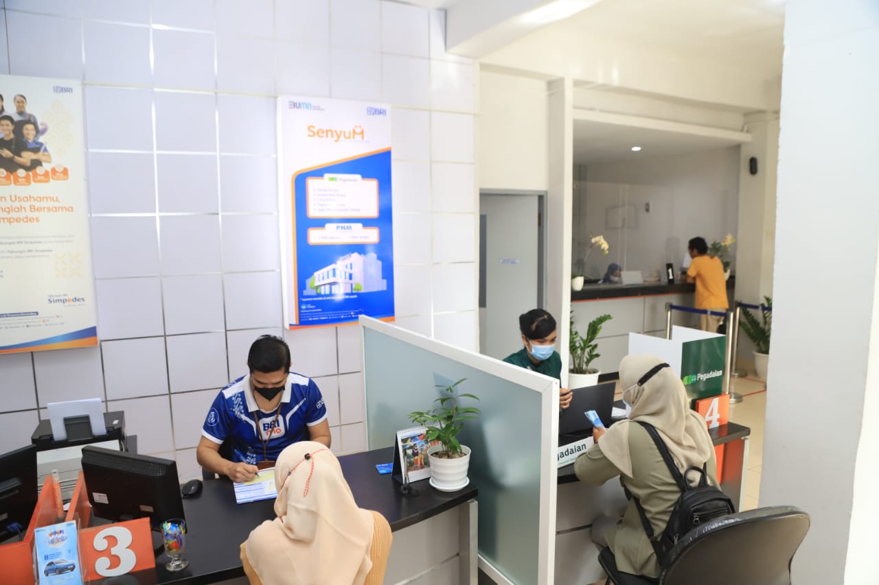 BRI, Manfaat Gerai SENYUM, Layanan Lengkap dan Mudah! dok. ist. Cerita Nasabah Rasakan Manfaat Gerai SENYUM: Layanan Lengkap dan Mudah!