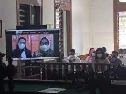 Hakim Tipikor Jatuhkan Vonis Empat Tahun dan Pencabutan Hak Politik, Ade Yasin Banding. dok2. zonabandung. Hakim Tipikor Jatuhkan Vonis Empat Tahun dan Pencabutan Hak Politik, Ade Yasin Banding