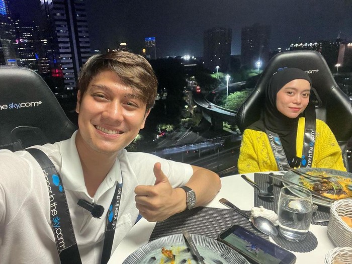 Lesti Kejora, dan Rizky Billar (kiri). dok. Instagram @lestykejora. detikhot. Alami Gangguan Psikologis, Rizky Billar Mangkir dari Pemeriksaan Kasus KDRT Lesti Kejora