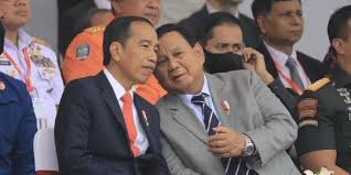Presiden Joko Widodo dan Prabowo Subianto (kanan). dok. detiknews. Minta Maaf Soal Dua Kali Menang Pilpres, Jokowi Ungkap Pilpres 2024 Jatahnya Prabowo