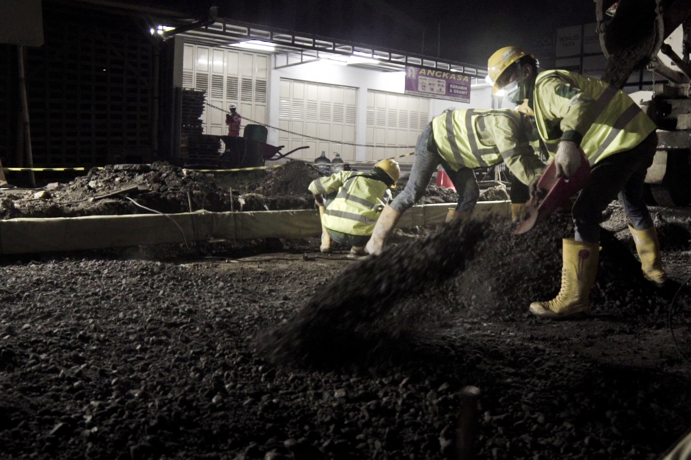 SIG (SMGR) Sukses Uji Coba Aplikasi Beton Cepat Kering Semarang-Godong