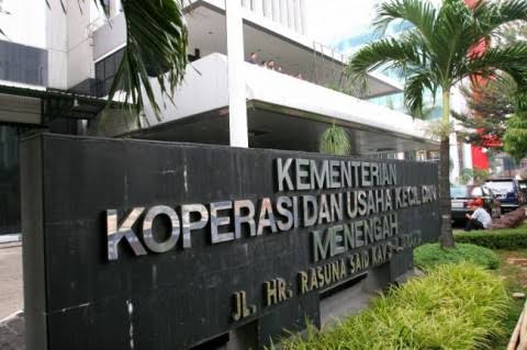 KemenKopUKM Raih Zona Hijau Pelayanan Publik dari Ombudsman. dok. medcom.id. KemenKopUKM Raih Zona Hijau Pelayanan Publik dari Ombudsman, Kerennya Skornya Tertinggi