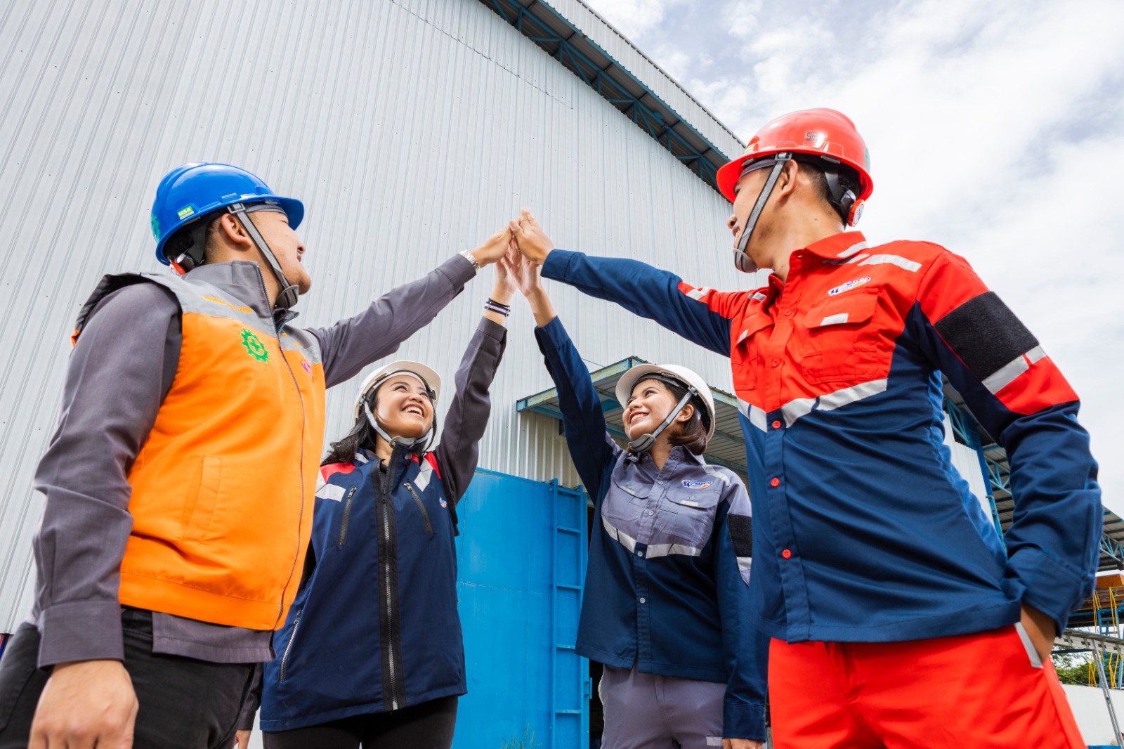 WSBP Nasibmu Kini! Saham dalam Suspensi, Nilai Kontrak di 2022 Anjlok Hanya Rp1,53 Triliun