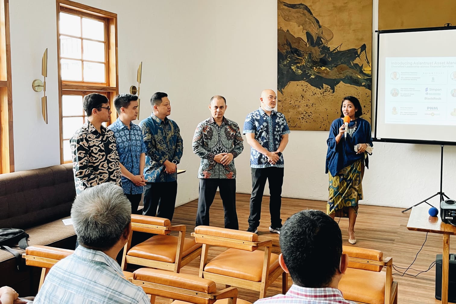 Arke Nurdjatni memperkenalkan key persons di balik Asiantrust Asset Management Menyiasati Inflasi dengan Portofolio Pendapatan Tetap oleh Asiantrust Asset Management