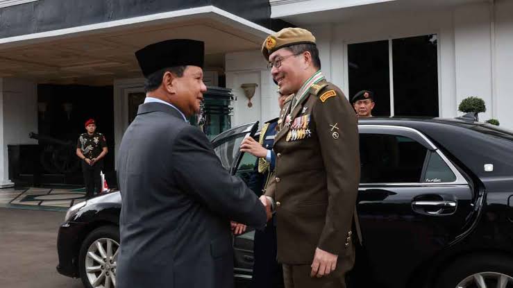 Menhan Prabowo Subianto menerima kunjungan kehormatan Menteri Senior dan Menteri Koordinator Keamanan Nasional Singapura Teo Chee Hean di Kantor Kemhan RI, Jakarta, Selasa (28/2/2023). dok. Kemenhan, Inilah Online. Peroleh Manfaat Bersama, Menhan Dukung Penguatan Kerja Sama Pertahanan Indonesia-Singapura