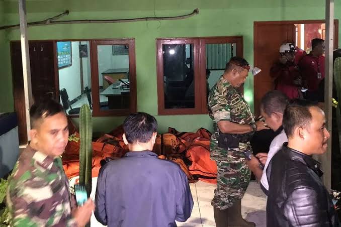Kebakaran Depo Pertamina Plumpang, 12 orang tewas. dok. Kompas. Jumat Malam Depo Pertamina Plumpang Terbakar, 12 Korban Tewas