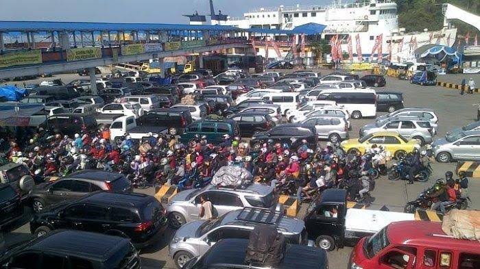 Ada diskon penyeberangan di Pelabuhan Merak bagi masyarakat yang Mudik Lebaran Lebih Awal. dok. Tribun. Menhub Ajak Masyarakat Mudik Lebaran Lebih Awal, Ada Diskon di Pelabuhan Merak