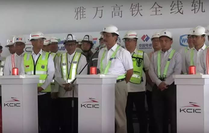 Menteri Koordinator Kemaritiman dan Investasi Luhut Binsar Pandjaitan ungkap Kereta Cepat Jakarta Bandung diresmikan 18 Agustus 2023. dok BeritaSatu. Kado HUT ke-78 RI, Presiden Resmikan Kereta Api Cepat Jakarta-Bandung 18 Agustus