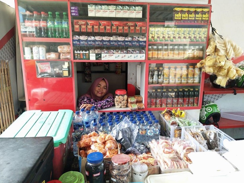 Berkat Holding Ultra Mikro, Wanita Ini Bisa Sekolahkan 12 Anak