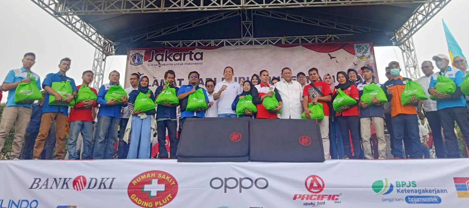 Peringati May Day 2023, BPJS Ketenagakerjaan Gelontori Sembako Buruh Jakut