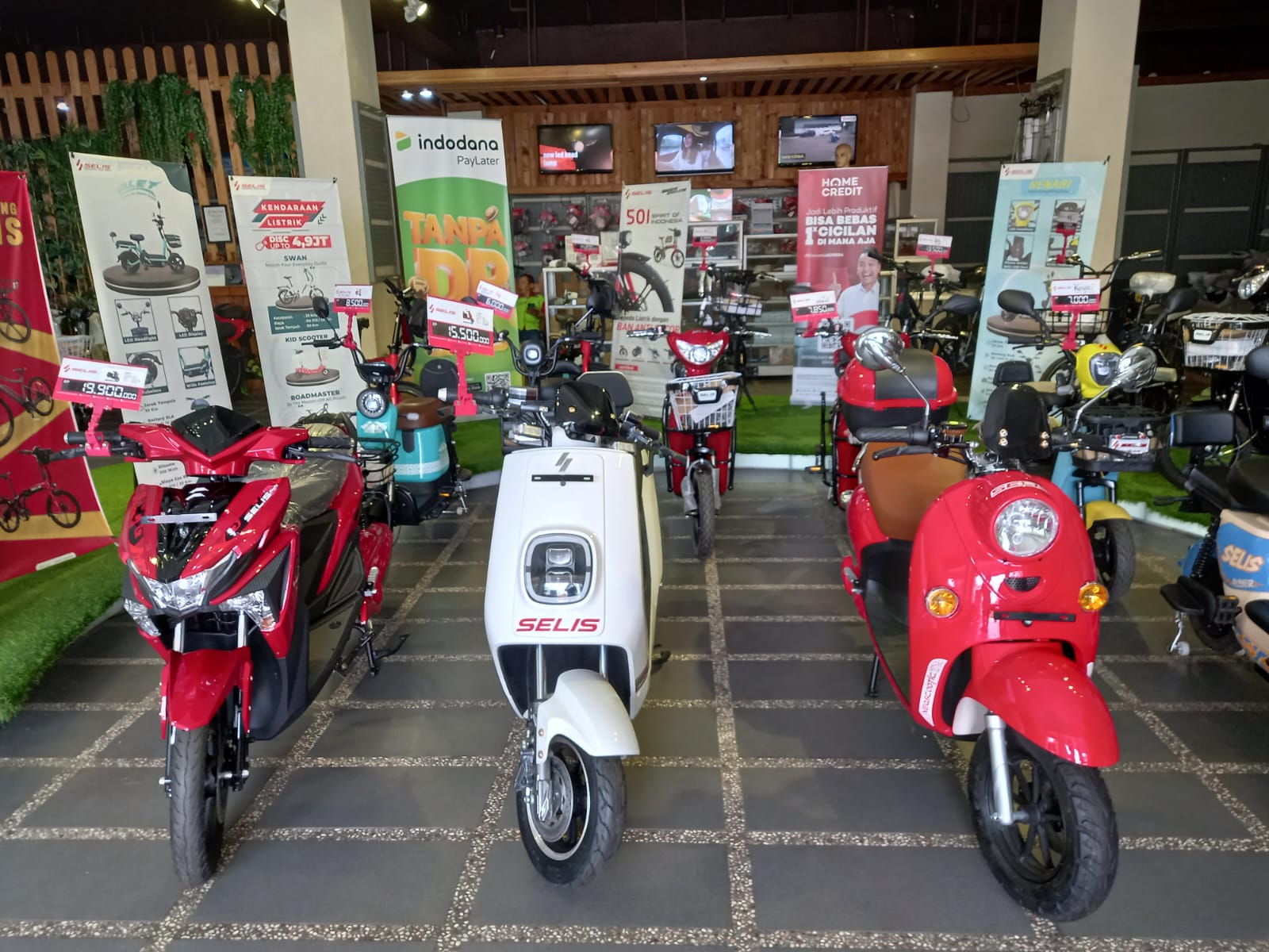 Selis Menyodorkan Beragam Kendaraan Listrik yang Bisa Dimodifikasi