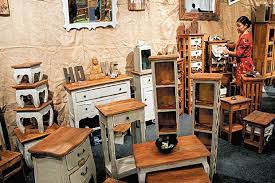 Ilustrasi industri furnitur diminta gali potensi pasar alternatif. dok. SINDOnews. Dunia Bisnis Berubah, Menkop Minta Pelaku Industri Furnitur Bidik Pasar Alternatif