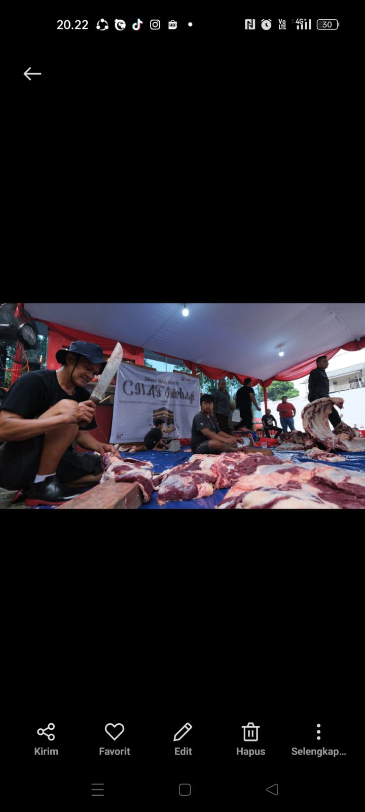 Hari Raya Idul Adha 1444 Hijriah/2023 Masehi, PT CIMB Niaga Auto Finance, bagikan 1,6 ton daging sapi kepada warga. dok. ist. Momen Iduladha 2023, CIMB Niaga Finance Bagikan 1,6 Ton Paket Daging Sapi ke Warga