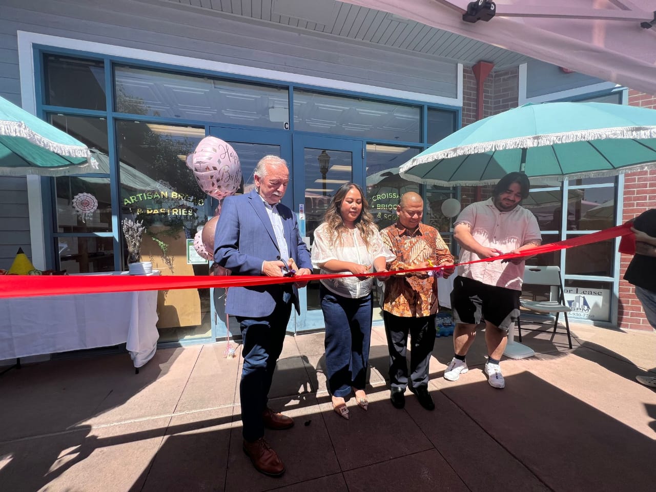 Peresmian Satu Tahun East Bay Bakery, pekan lalu, setelah soft opening pada bulan yang sama tahun 2022, di Amerika Serikat. dok. Kemlu.go.id. Bisnis UMKM Anak-anak Bangsa dapat Tempat di Amerika, Bikin Bangga Indonesia