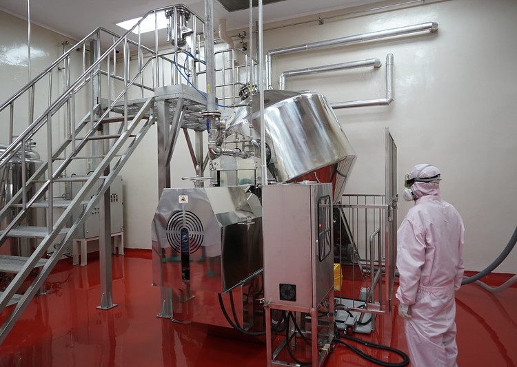 Dorong Penggunaan Bahan Baku Obat Produk DN, Kemenkes Fasilitasi Change Source