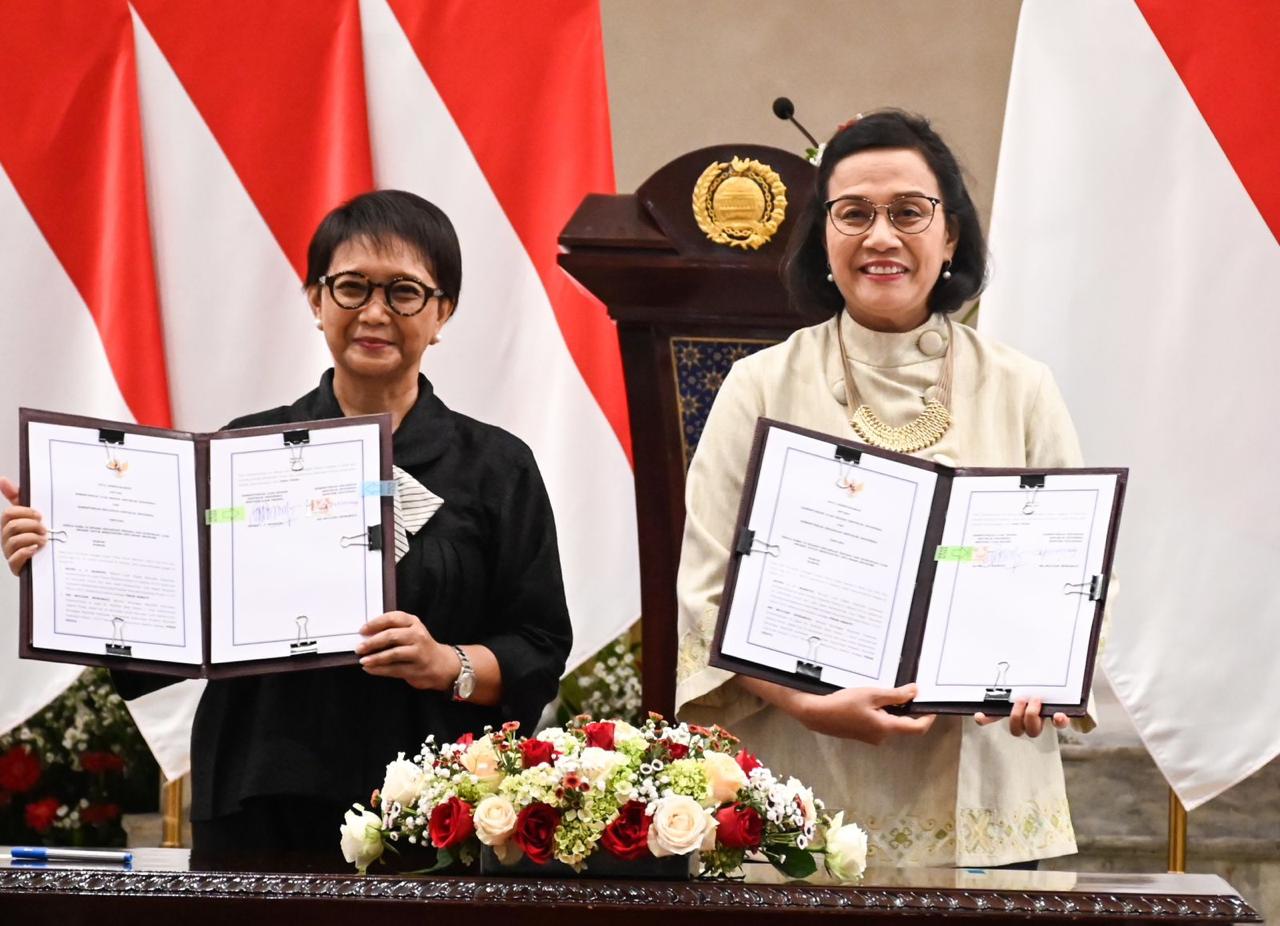 Menteri Luar Negeri Retno Marsudi (kiri), dan Menteri Keuangan Sri Mulyani Indrawati. dok. Kemenlu. Perkuat Diplomasi Ekonomi, Kemlu dan Kemenkeu Jalin Kolaborasi