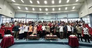 Unhas Makassar bekerja sama dengan Kementerian Keuangan hadirkan dialog literasi keuangan. dok. Fajar. Hadirkan Dialog Literasi Keuangan di Makassar, Unhas Gandeng Kemenkeu