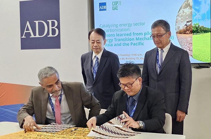 Indonesia dan ADB Sepakat Percepat Pensiun Dini PLTU di Indonesia