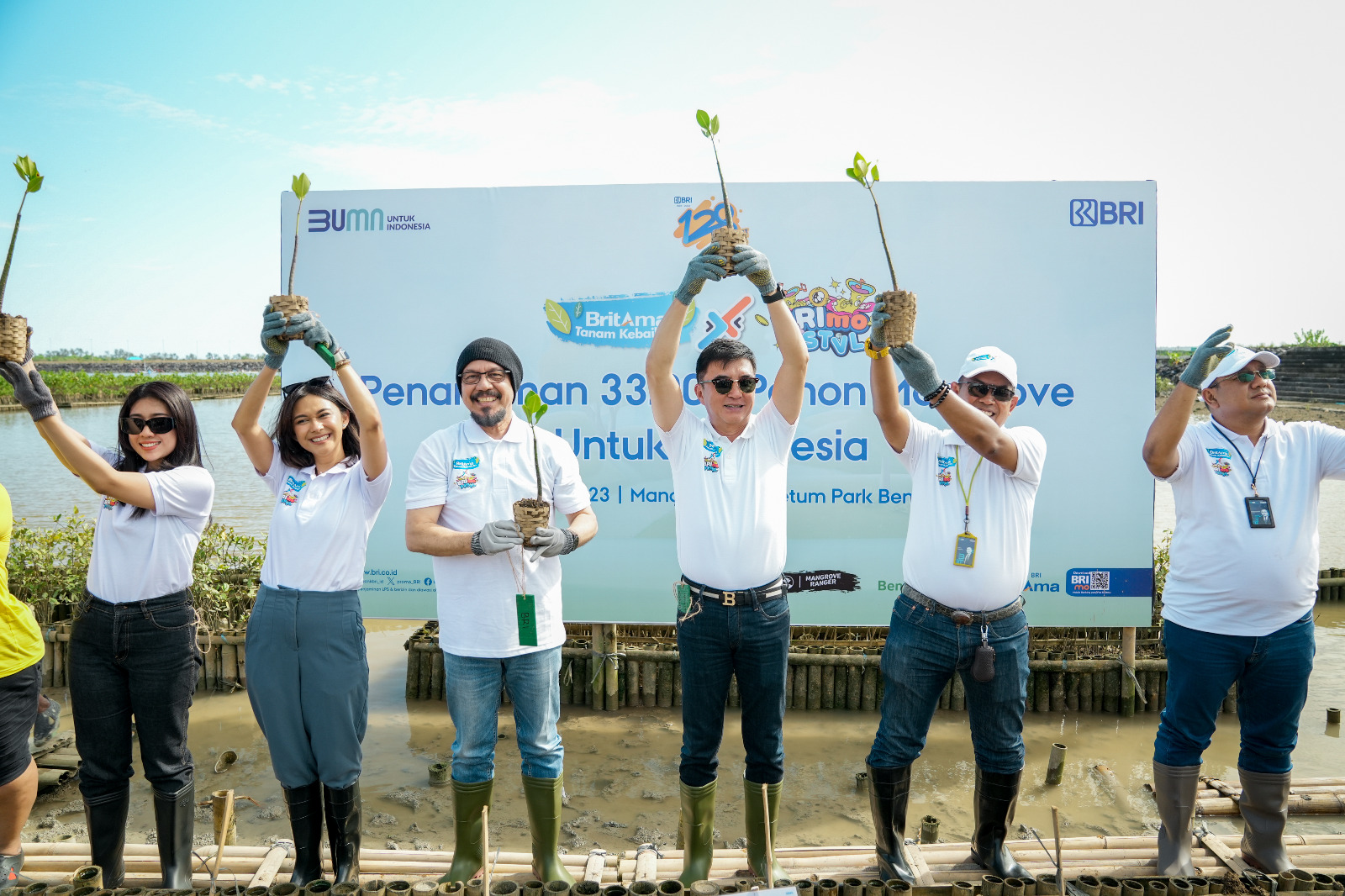 Program BritAma Tanam Kebaikan x BRImo FSTVL, menggandeng BenihBaik menanam 33 ribu pohon mangrove. dok. BRI. Terapkan Prinsip ESG, BRImo FSTVL Gandeng BenihBaik Tanam 33 Ribu Pohon Mangrove