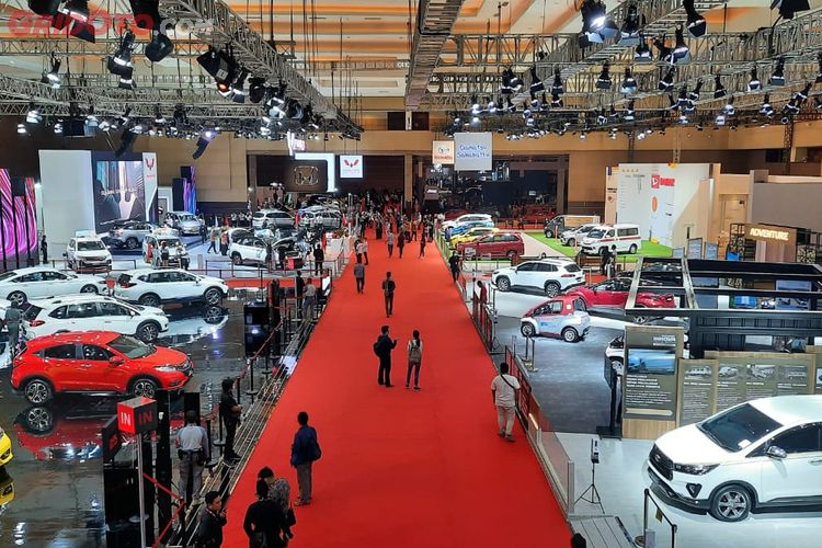 Pengunjung Membeludak, Transaksi IIMS 2024 Sentuh Rp3,1 T