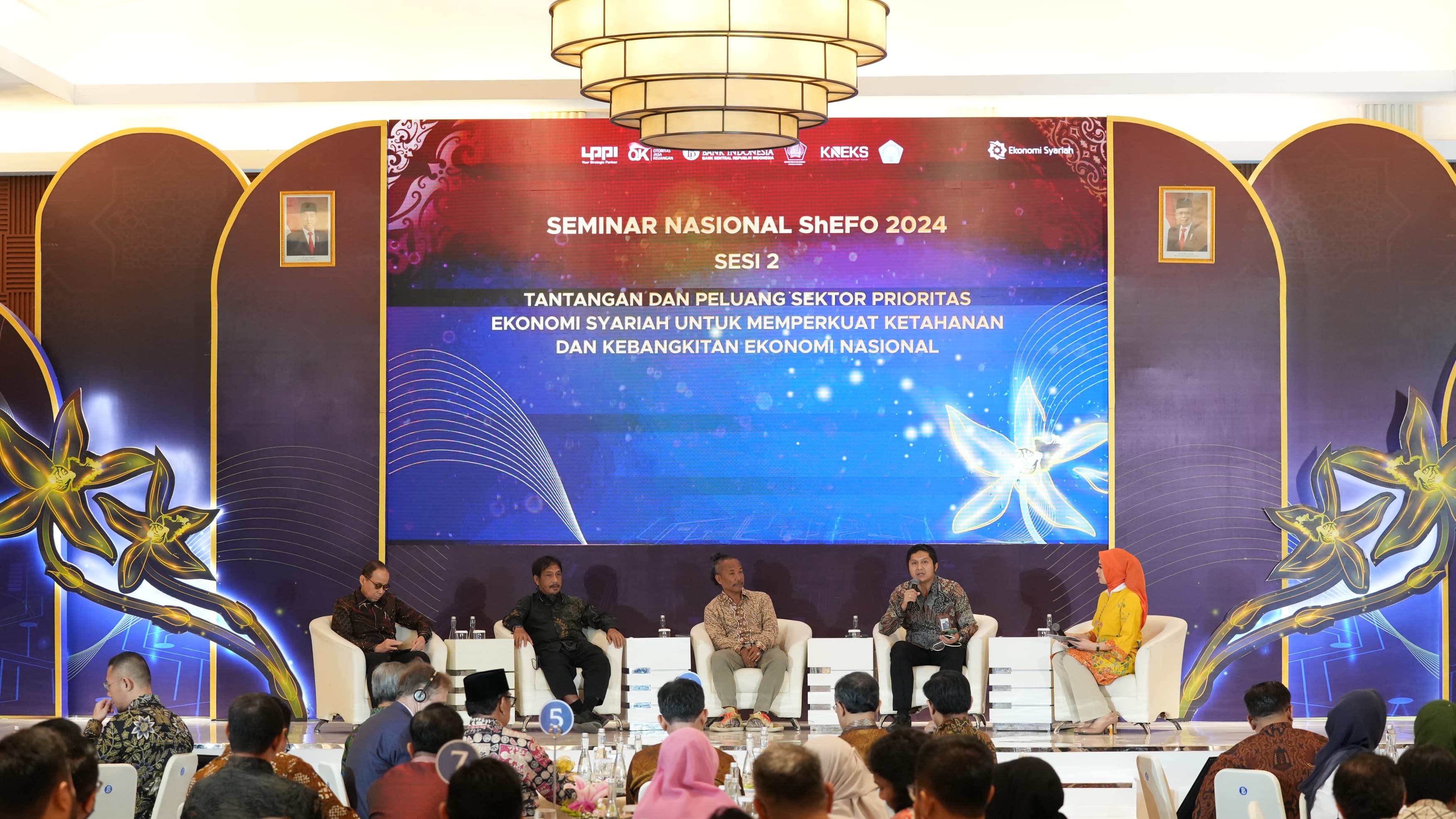 Deputi Gubernur BI, Juda Agung, dalam peluncuran Buku Kajian Ekonomi dan Keuangan Syariah Indonesia BI Proyeksikan Eksyar Tumbuh 4,7-5,5 Persen Tahun Ini