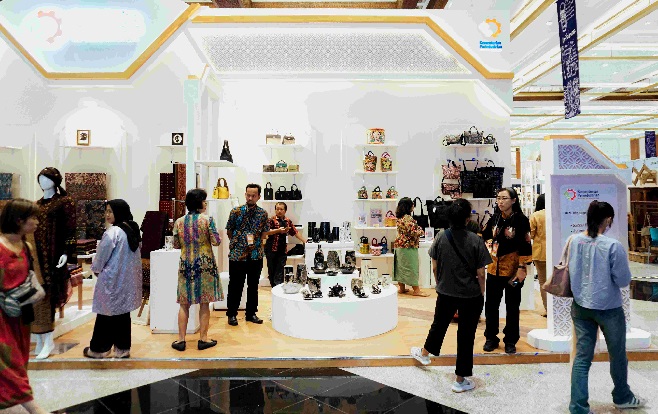 Stan pameran produk kerajinan Indonesia Pegang 2 Persen Pangsa Pasar Produk Kerajinan Dunia