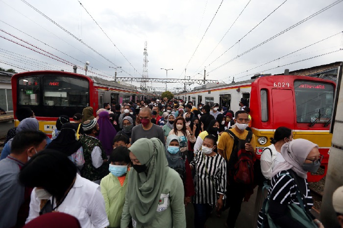 KAI Commuter Siapkan Layanan Angkutan Lebaran untuk Pengguna KRL
