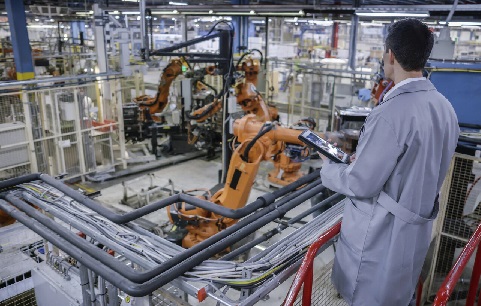 Ekonom Universitas Indonesia, Kiki Verico menyatakan deindustrialisasi dialami oleh negara yang sudah mencapai tahap advanced manufacturing atau maju manufakturnya lalu menurun (sunset). Ekonom: Deindustrialisasi Dialami Negara Yang Sudah Maju Manufakturnya