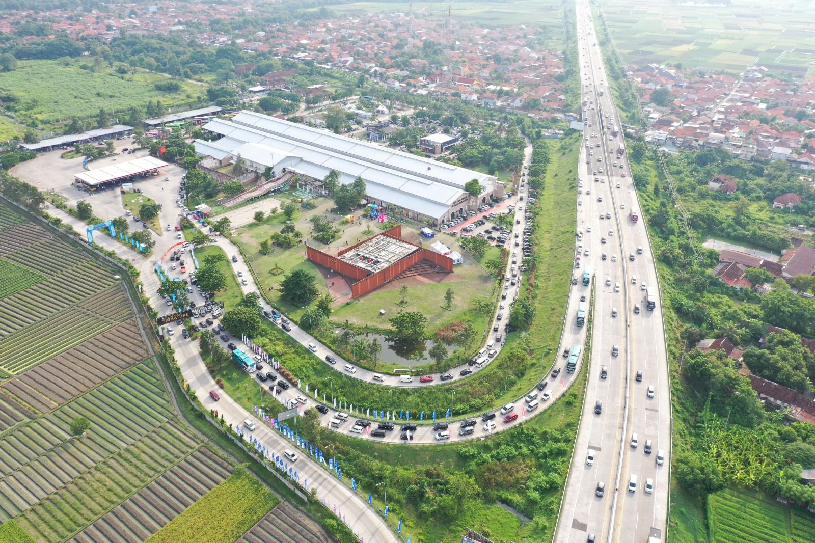 UNIK - Rest Area Heritage KM 260B Banjaratma, besutan Sinergi Banjaratma, anak usaha PT PP (PTPP) bidang rest area tampak dari udara. FOTO - ISTIMEWA Dongkrak Ekonomi, Rest Area Heritage Banjaratma Tampung 200 Booth UMKM