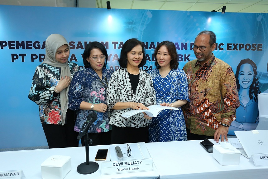 Manajemen Prodia Widyahusada Tbk (PRDA) usai RUPST di Jakarta Kamis (18/4) Prodia (PRDA) Bagikan Dividen Rp155,6M, Setara 60 Persen Laba 2023