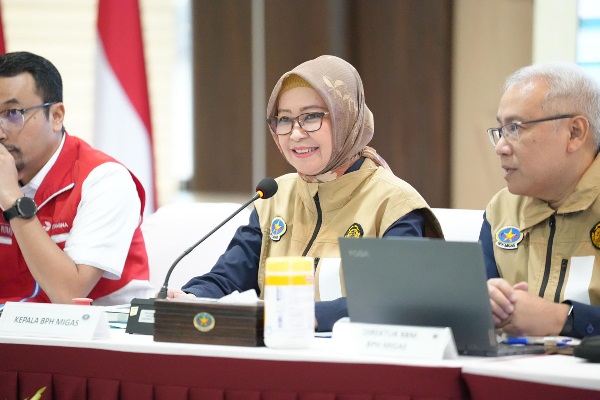 Kepala BPH Migas, Erika Retnowati menyebut kondisi pada subsektor minyak dan gas bumi (migas) serta ketenagalistrikan pada umumnya berada pada status aman. Posko Nasional Ditutup, Seluruh Subsektor ESDM dalam Kondisi Aman