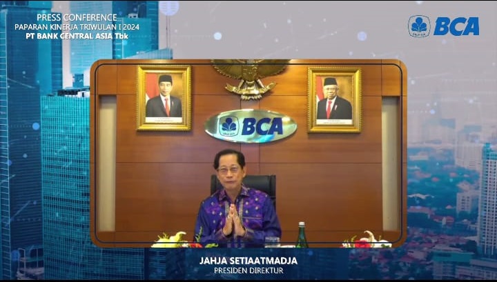 Presiden Direktur PT Bank Central Asia Tbk, Jahja Setiaatmadja ketika memaparkan kinerja kuartal I-2024 Senin (22/4) BCA (BBCA) Bukukan Laba Naik 11,7 Persen Capai Rp12,9T di Kuartal I