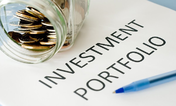 Gubernur Bank Indonesia (BI), Perry Warjiyo, mengungkapkan investasi portofolio pada triwulan I 2024 mencatat net outflows sebesar 0,4 miliar dolar AS. Investasi Portofolio Triwulan II Catat Net Outflows USD1,9 Miliar