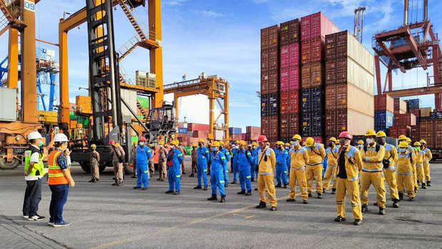 Nusantara Pelabuhan (PORT) Lego Sahamnya di River Ports Investments