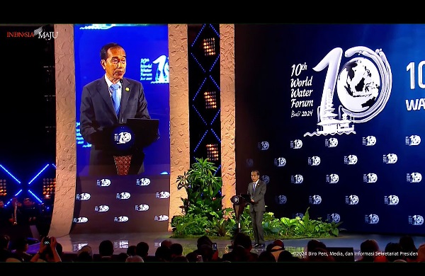 Presiden Joko Widodo saat membuka World Water Forum (WWF) ke-10 di Bali (20/5) mengingatkan semua pihak untuk dapat mengelola air bersih dengan baik. Air adalah sumber kehidupan kesimbangan dan keharmonisan. Namun jika tidak dikelola dengan baik maka sebaliknya dapat menjadi sumber bencana. Buka WWF Ke-10, Presiden: Tak Dikelola, Air Bisa Jadi Sumber Bencana