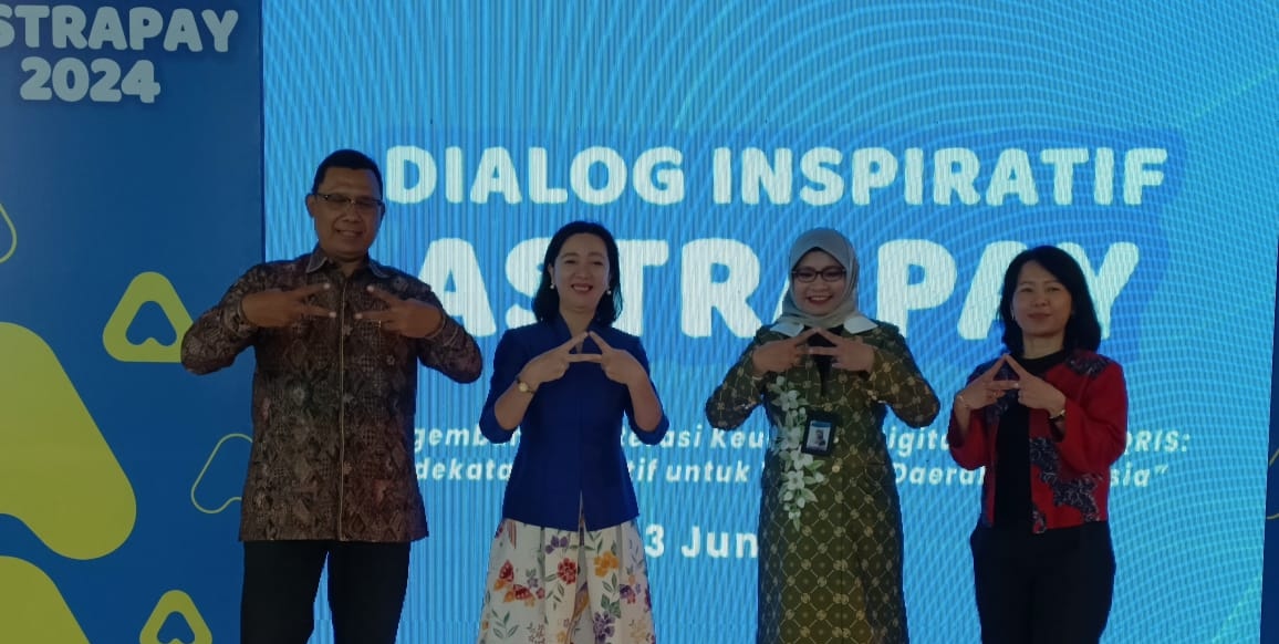 Kiri-Kanan: Yulian Warman – GFC Co-Leader Corporate Communication, ESR, & ESG Astra Financial; Peter Jacobs – Komisaris AstraPay; Rina Apriana – CEO AstraPay; Diana Yumanita - Kepala Grup Pengembangan UMKM dan Perlindungan Konsumen Bank Indonesia, Chief Marketing Officer (CMO) AstraPay – Reny Futsiyama. dok. AstraPay. Gandeng BI, AstraPay Dorong Peningkatan Literasi Keuangan Digital