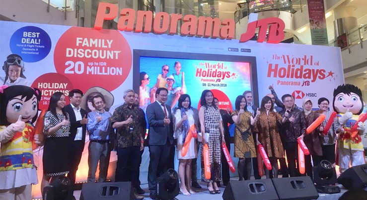 Pengurus Panorama Sentrawisata pada suatu kesempatan. FOTO - ISTIMEWA Tambah Porsi, Bos Panorama Serok 7 Juta Saham PANR Rp402 per Lembar