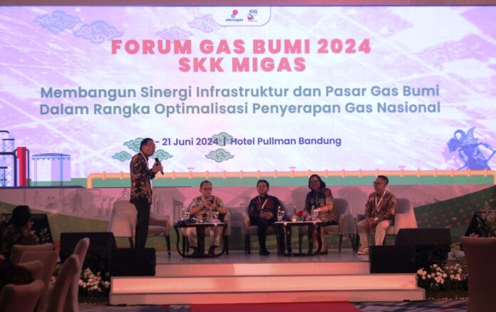 SKK Migas berhasil mencatat kesepakatan kerjasama gas bumi senilai Rp94,4 triliun dalam kegiatan Forum Gas Bumi 2024 Forum Gas Bumi 2024 Hasilkan Kontrak Senilai Rp94,4 Triliun